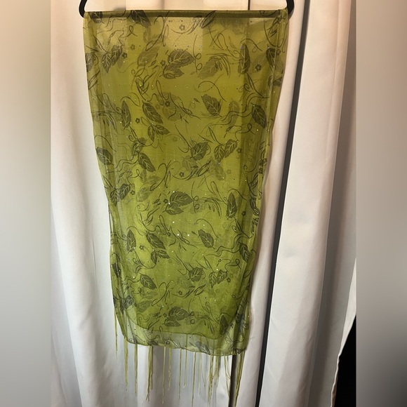 Vibrant Green Floral Wrap Scarf - Picture 1 of 3